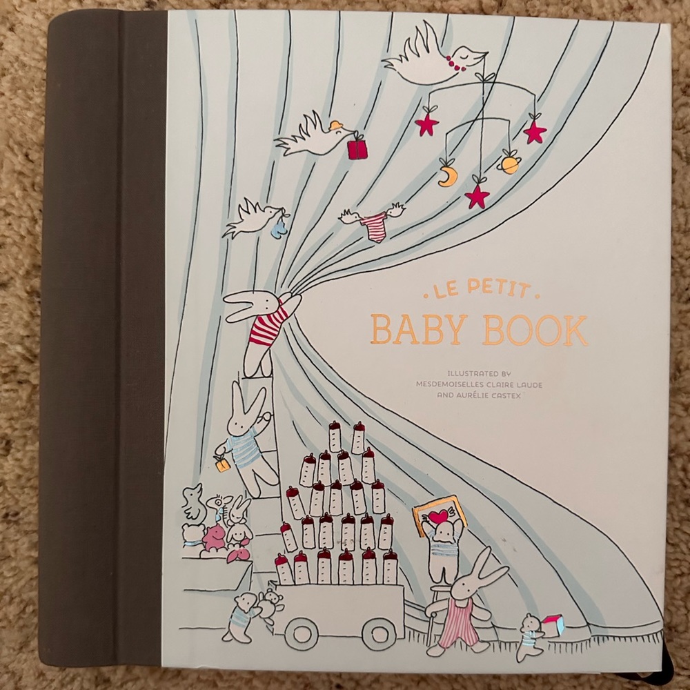 le petite baby book